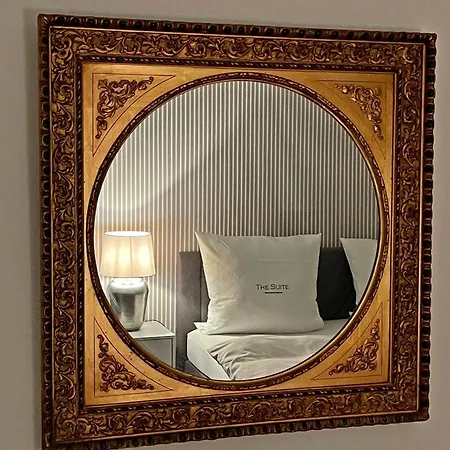 Apartment The Deluxe: Ski-to-market Luxury With Garden