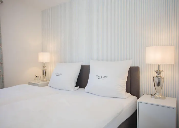 Apartment The Deluxe: Ski-to-market Luxury With Garden *